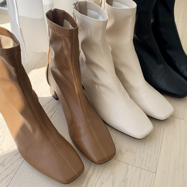 Modern and chic atmosphere! Square Nose Span Slim Angle Boots