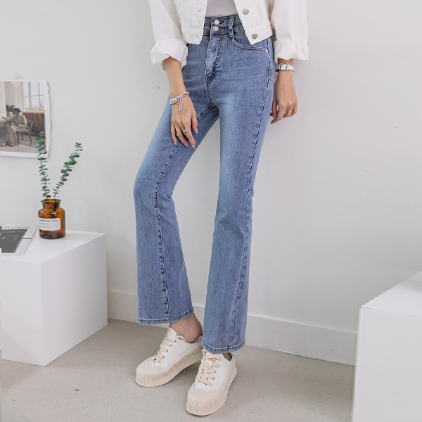 Good elasticity!! Diet effect with bootcut!! Choose from three types of denim pants/Basic,Short,Long