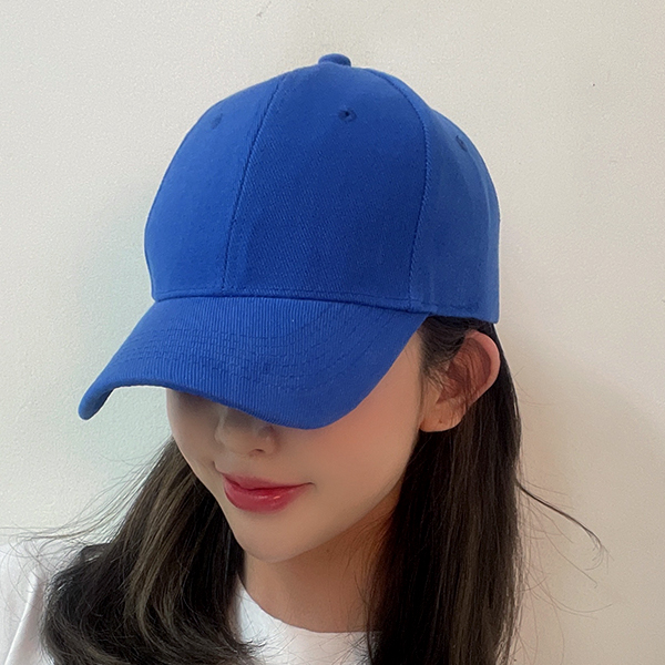 <B class="nakText">#NAKMADE.</b> Perfection of style - a cap that makes your face look smaller