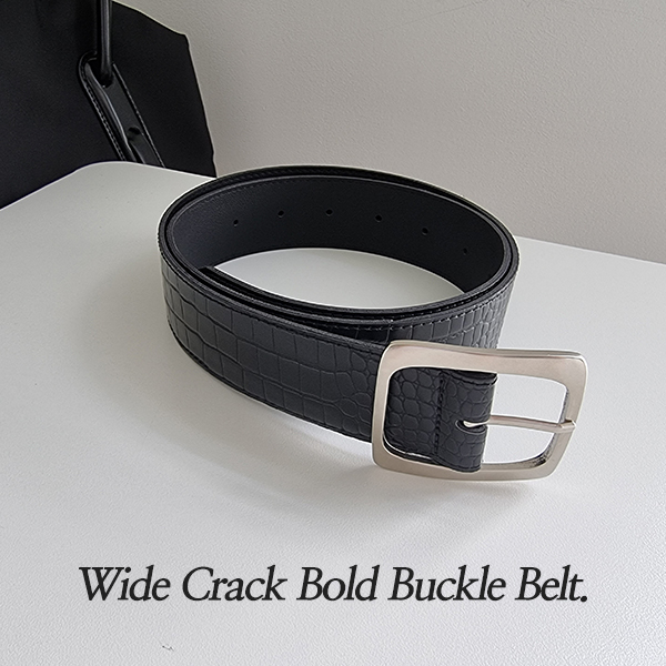 Chic and stylish cracked bold belt