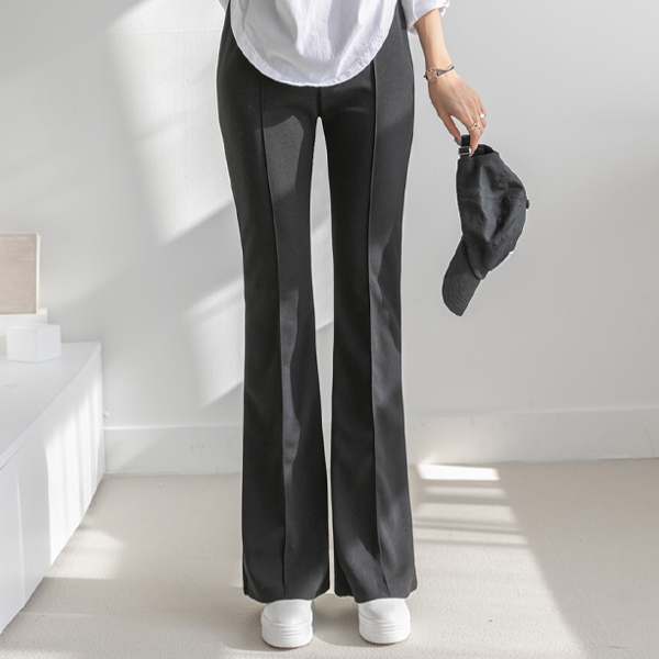 <B class="nakText">#NAKMADE.</b> Wear it all year round~!! Always slim leg line with pin tuck line! Banding boot cut pants