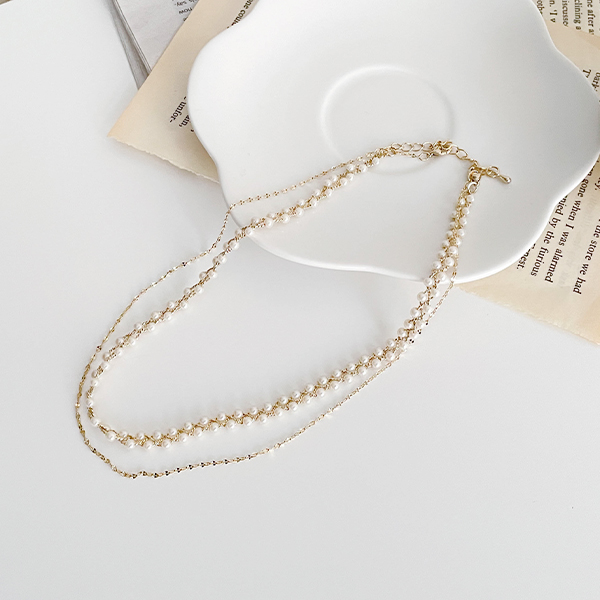 Pearl two lines layered Necklace with a graceful atmosphere