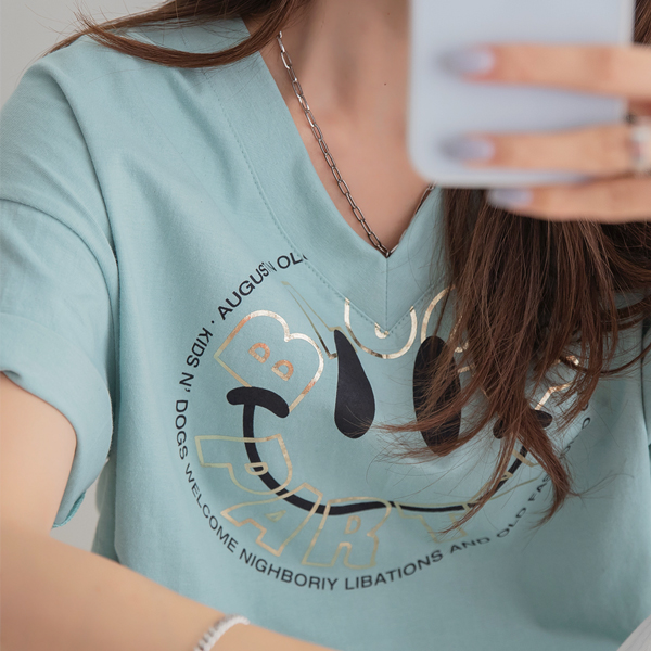 <font color="cc0000"><b>[Customer request reorder]</b></font><br> Smile was smile! Shiny printing V-neck box tee