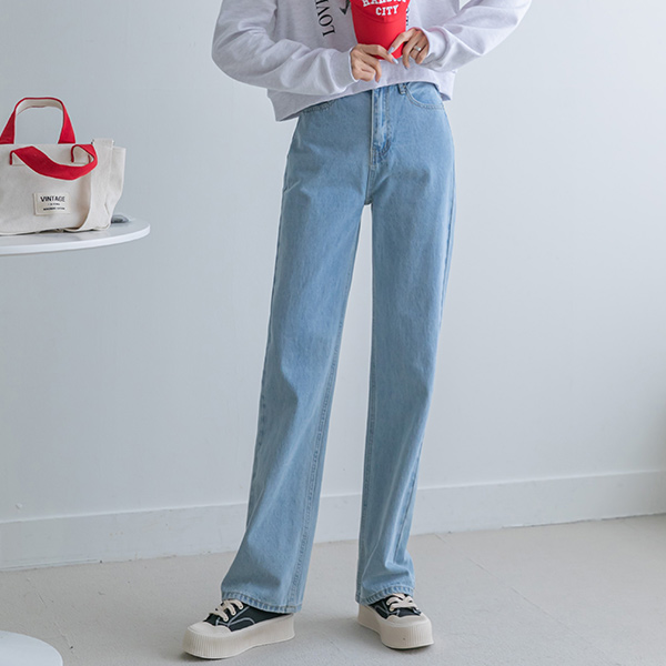 Long-Wide Denim Pants with a flattering silhouette