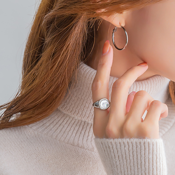 Ring earring that goes perfectly with any look and any atmosphere