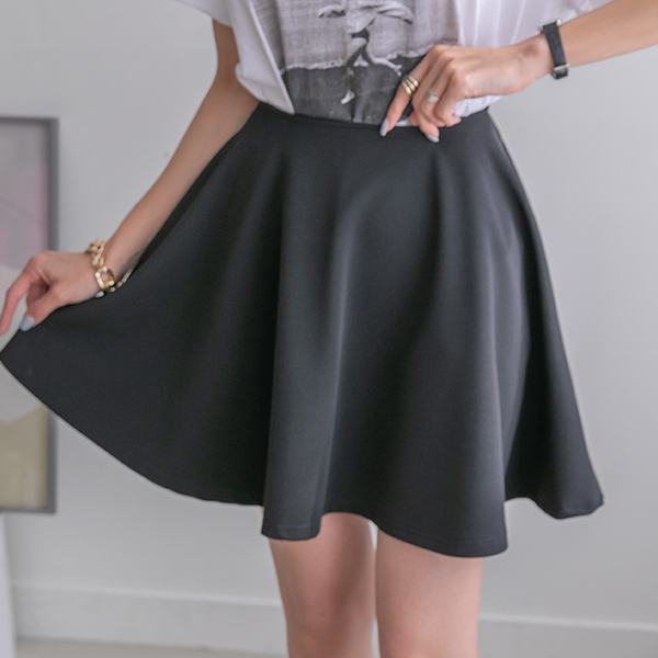 <B class="nakText">#NAKMADE.</b> Mini Flare Skirt with a pretty, flowing fit!