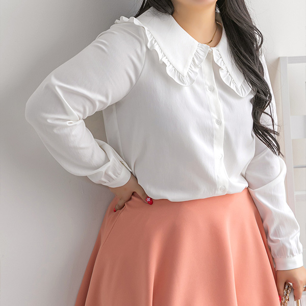 Sailor Collar Freel Blouse gets prettier the more you look at it.