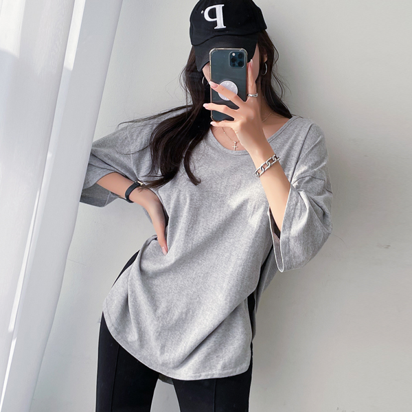 Great for layering or as a single item! loose fit unbalance long t shirts