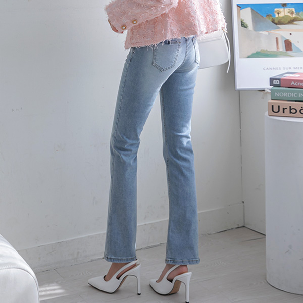 You should have this kind of denim as a basic~ Classic denim span denim pants/Hair band