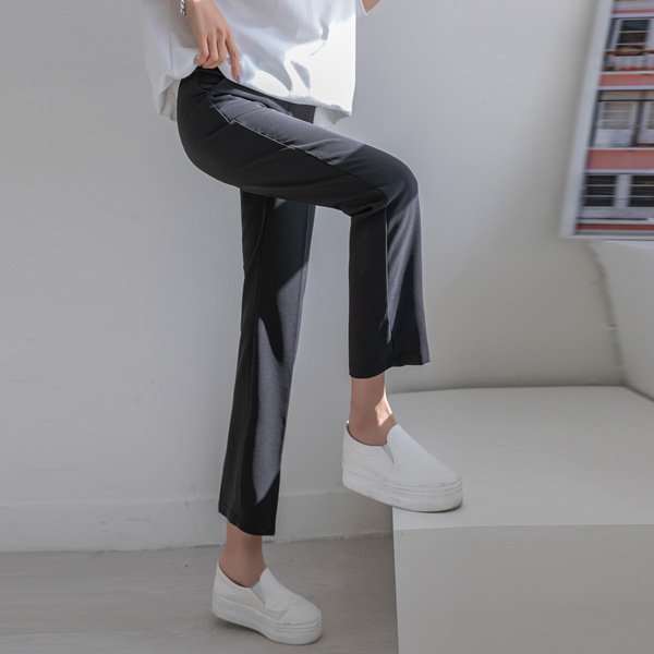 Daily look that falls nicely~ Straight line slacks pants/Hair band