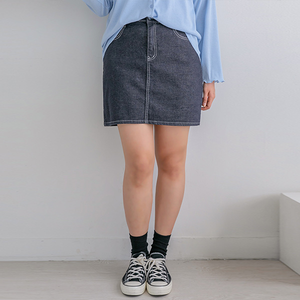 NON FADE DENIM. Skirt pants (inner pants) made of denim fabric with anti-color transfer function