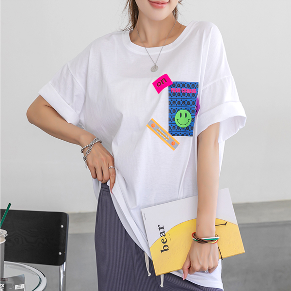 Cute smile patch key point! Daily White T-shirt