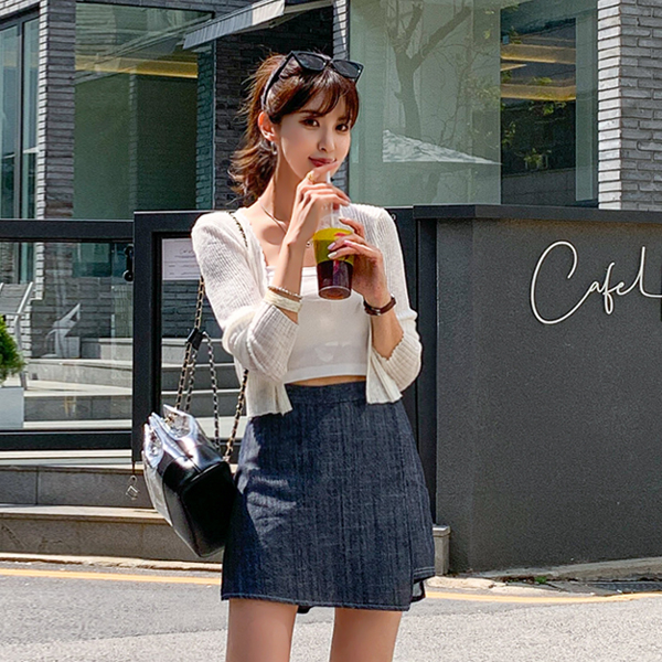 Denim wrap skirt pants that you can enjoy comfortably and stylishly