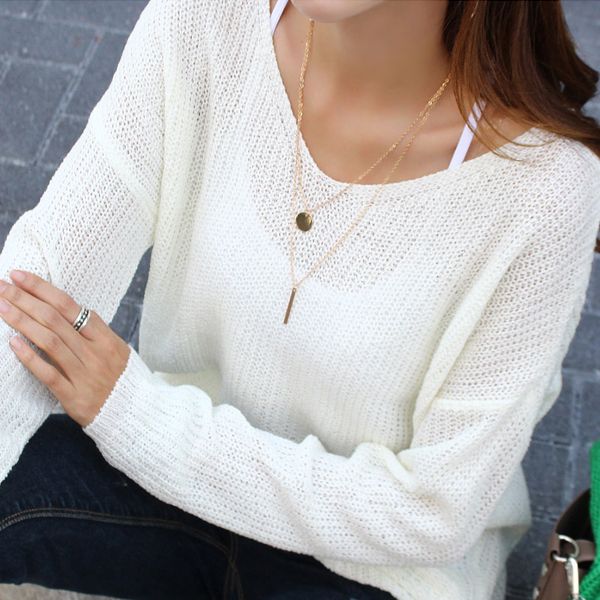 <B class="nakText">#NAKMADE.</b> Sexy see-through V-neck simple knit with a delicate neckline