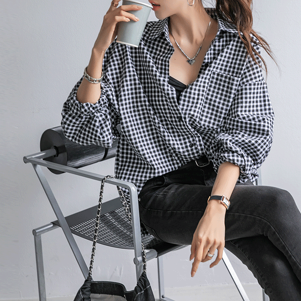 <class="nakText">#NAKMADE. Lovely mood with unique check pattern, balloon sleeve Long Shirt