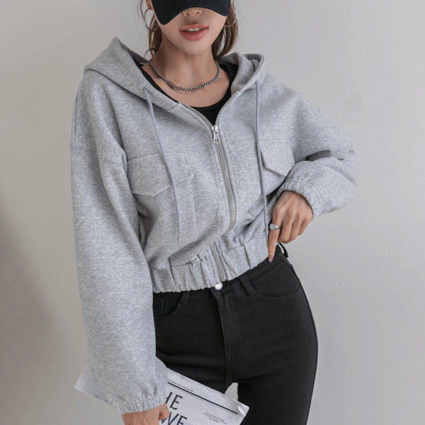 Perfect practicality with a solid fit!! Crop style Hood Zip up Jumper