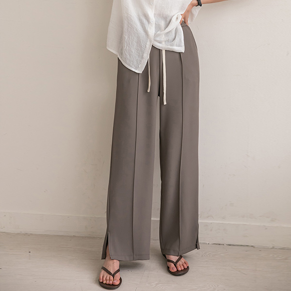 <B class="nakText">#NAKMADE.</b> These are banding pants that are great for daily wear.