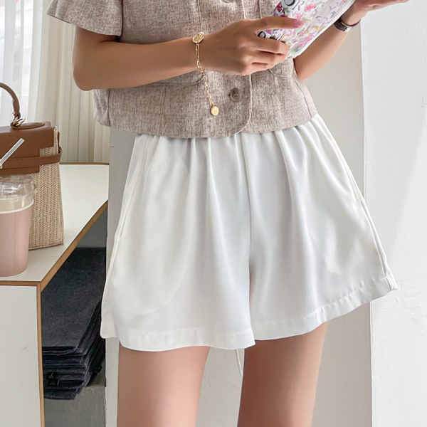 It's pretty, but it's so comfortable~ Banding Shorts that are cool and light to wear