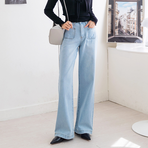 Wide pants with a neat fit and mini outer pockets for a hip look