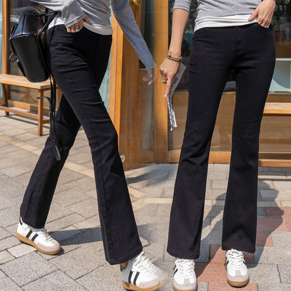 The shape is alive~ Boot cut spandex pants/length that are good to wear slim