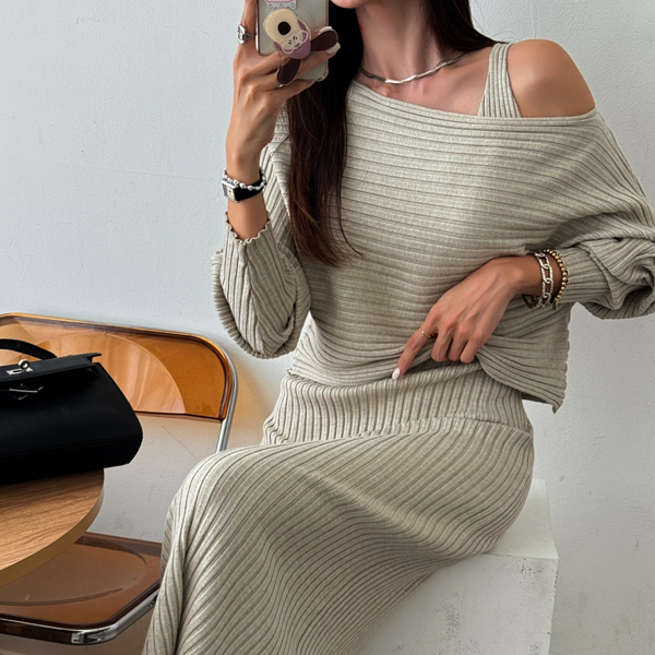 Layered Knit Dress Set/Full Coordination Full of Femininity