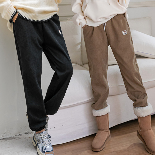 Corduroy added to the raised lining and even a waist band! Warm jogger pants/raised lining