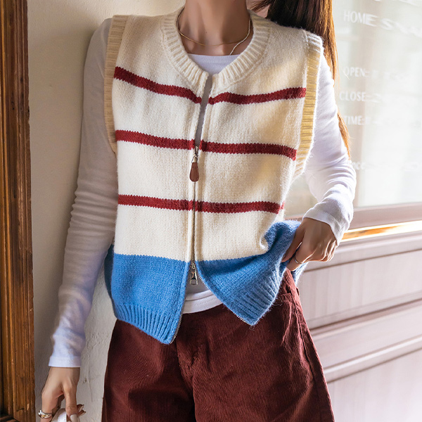 Two-way Knit Vest that is great for daily wear